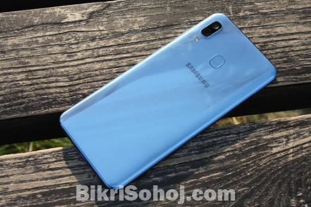 Samsung Galaxy A30